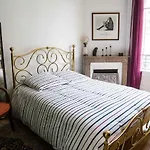 Charming Bright Apartment Near Montmartre